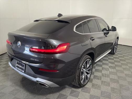 2022 BMW X4 xDrive30i