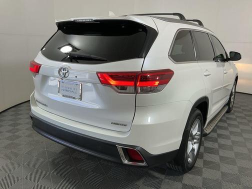 2017 Toyota Highlander Limited