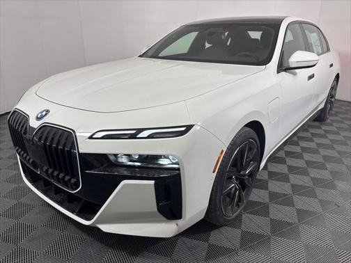 2025 BMW 750e i xDrive