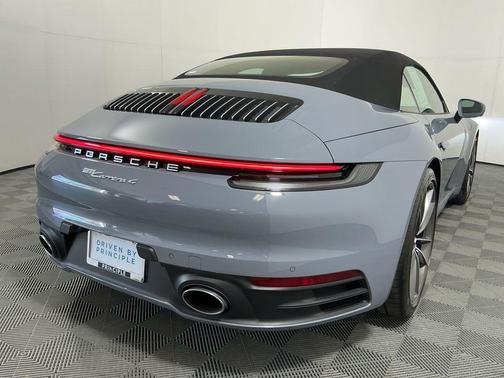 2023 Porsche 911 Carrera 4