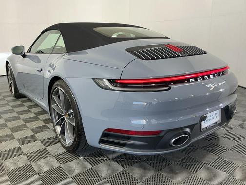 2023 Porsche 911 Carrera 4