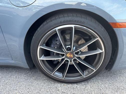 2023 Porsche 911 Carrera 4