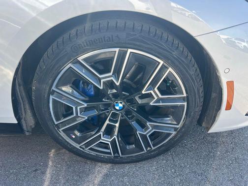 2025 BMW i5 xDrive40