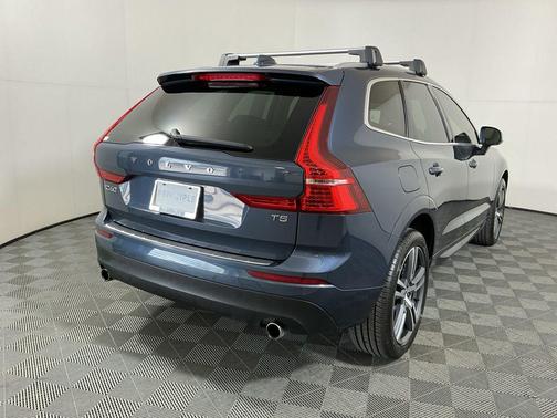 Denim Blue Metallic 2020 Volvo XC60 T5 Momentum