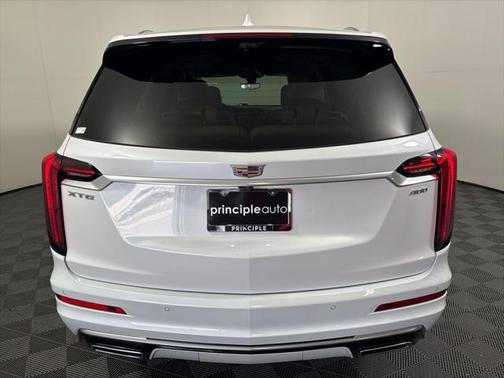 2024 Cadillac XT6 Premium Luxury FWD