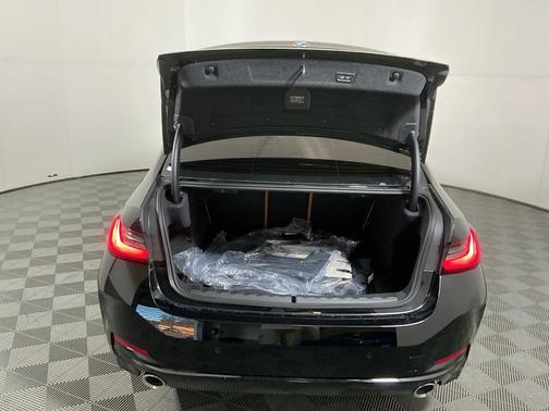2026 BMW 330 i