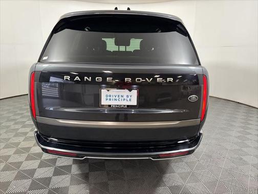 2023 Land Rover Range Rover P530 SE