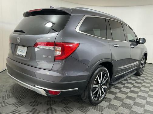 2022 Honda Pilot Touring 8-Passenger