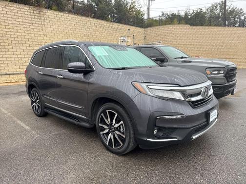 2022 Honda Pilot Touring 8-Passenger