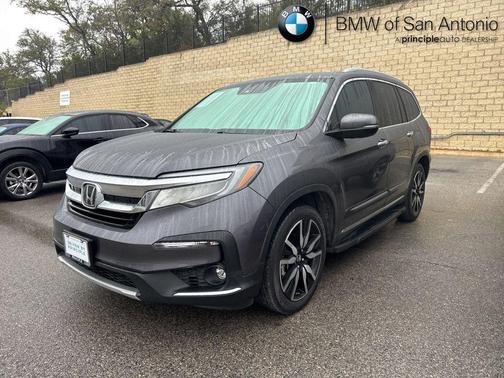 2022 Honda Pilot Touring 8-Passenger