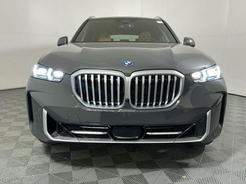 Dravit Grey Metallic 2026 BMW X5 PHEV xDrive50e