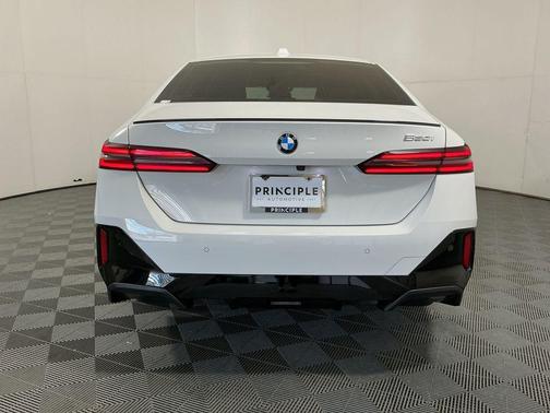 Alpine White 2025 BMW 530 530i