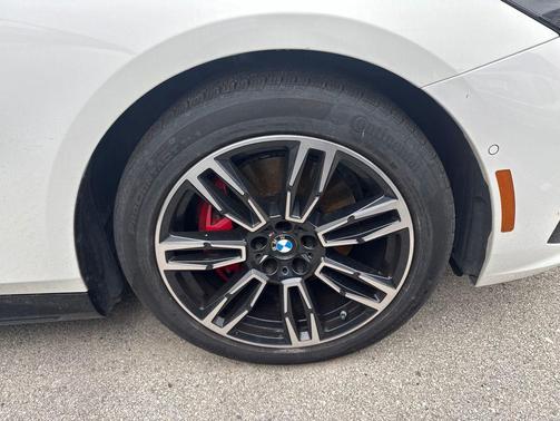 Alpine White 2025 BMW 530 530i