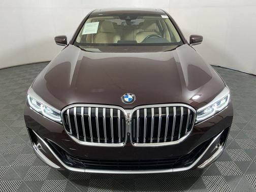 2020 BMW 740 740i