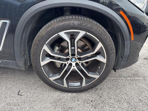 Black Sapphire Metallic 2023 BMW X5 xDrive40i