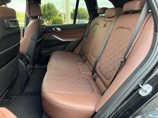 Black Sapphire Metallic 2023 BMW X5 xDrive40i