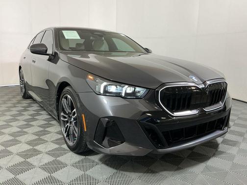 Dark Graphite Metallic 2025 BMW 530 530i