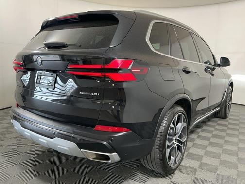 Black Sapphire Metallic 2025 BMW X5 sDrive40i