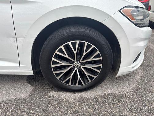 Pure White 2019 Volkswagen Jetta 1.4T SE