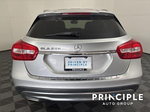 2017 Mercedes-Benz GLA 250 Base