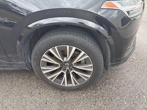 Onyx Black Metallic 2020 Volvo XC90 T5 Momentum