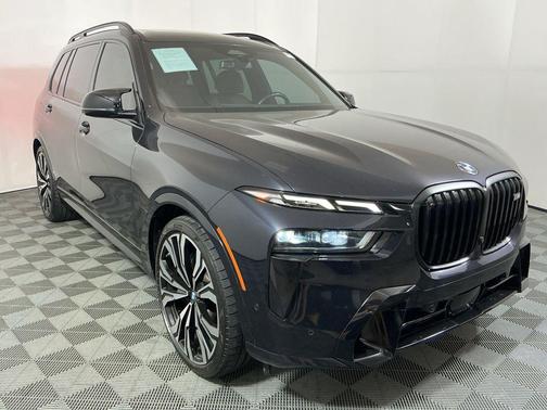 2023 BMW X7 M60i