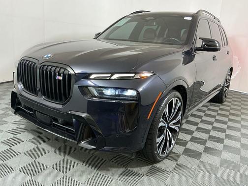 2023 BMW X7 M60i