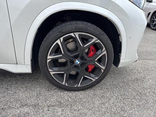 Mineral White Metallic 2025 BMW X1 M35i