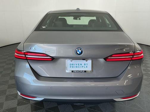 2026 BMW i5 eDrive40