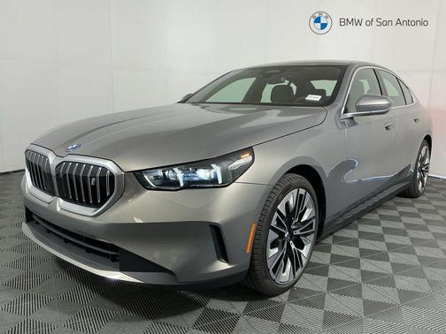 Oxide Grey Metallic 2026 BMW i5 eDrive40
