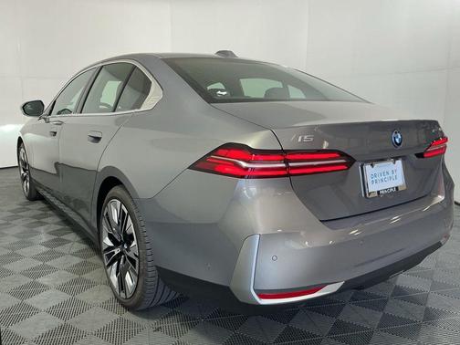 2026 BMW i5 eDrive40