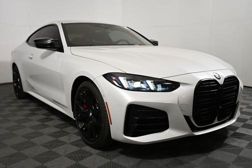 Mineral White Metallic 2026 BMW M440 i xDrive