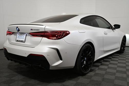 Mineral White Metallic 2026 BMW M440 i xDrive