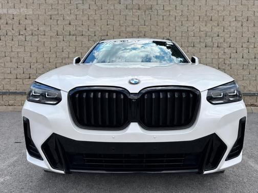 Mineral White Metallic 2023 BMW X3 sDrive30i
