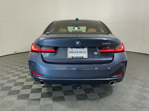 Arctic Race Blue Metallic 2025 BMW 330 330i