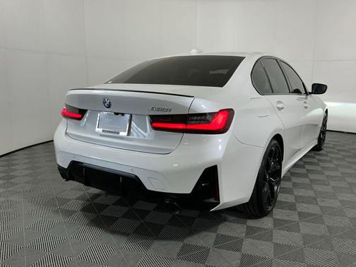 Mineral White Metallic 2025 BMW 330 330i