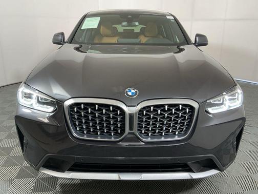 2023 BMW X4 xDrive30i