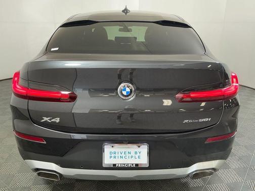 2023 BMW X4 xDrive30i