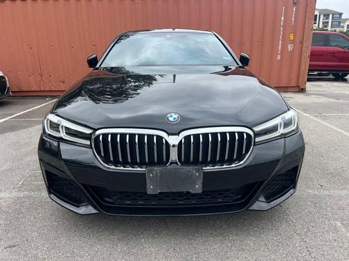 Black Sapphire Metallic 2022 BMW 530 i