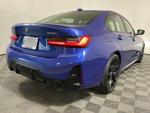 Portimao Blue Metallic 2025 BMW 330 330i