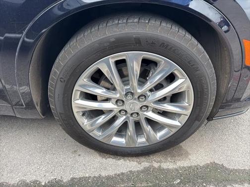 2022 Cadillac XT6 Premium Luxury FWD