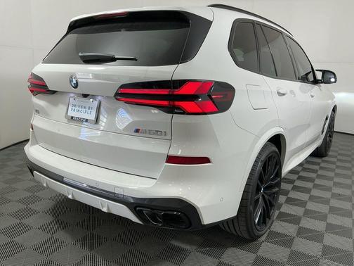 2026 BMW X5 M60i