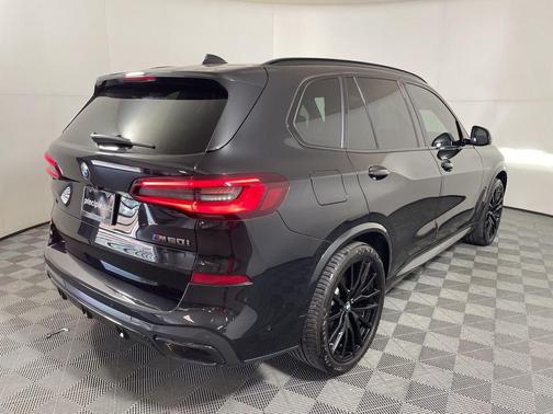 2023 BMW X5 M50i
