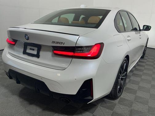 2024 BMW 330 330i