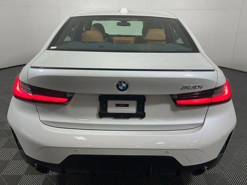 2024 BMW 330 330i
