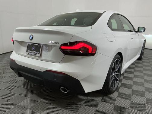 2024 BMW 230 230i