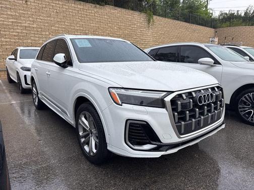 2025 Audi Q7 55 Premium Plus