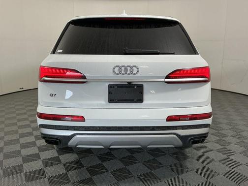 White 2025 Audi Q7 55 Premium Plus
