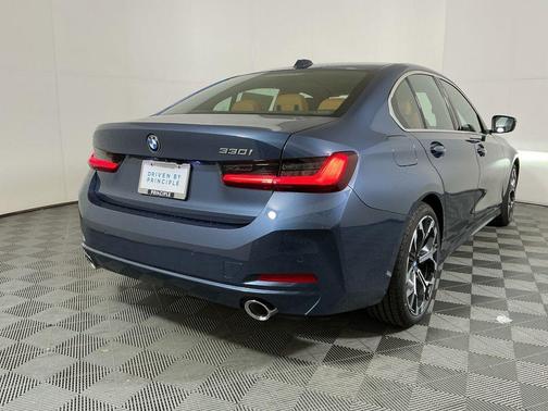 Arctic Race Blue Metallic 2026 BMW 330 330i