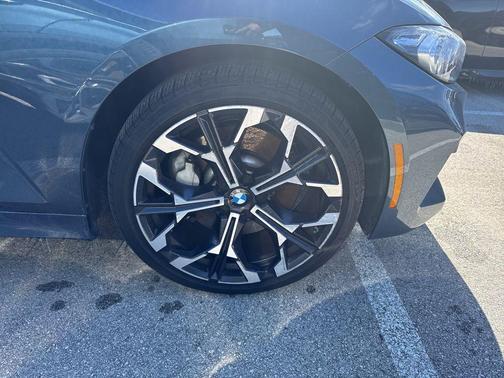 2025 BMW 330 i xDrive